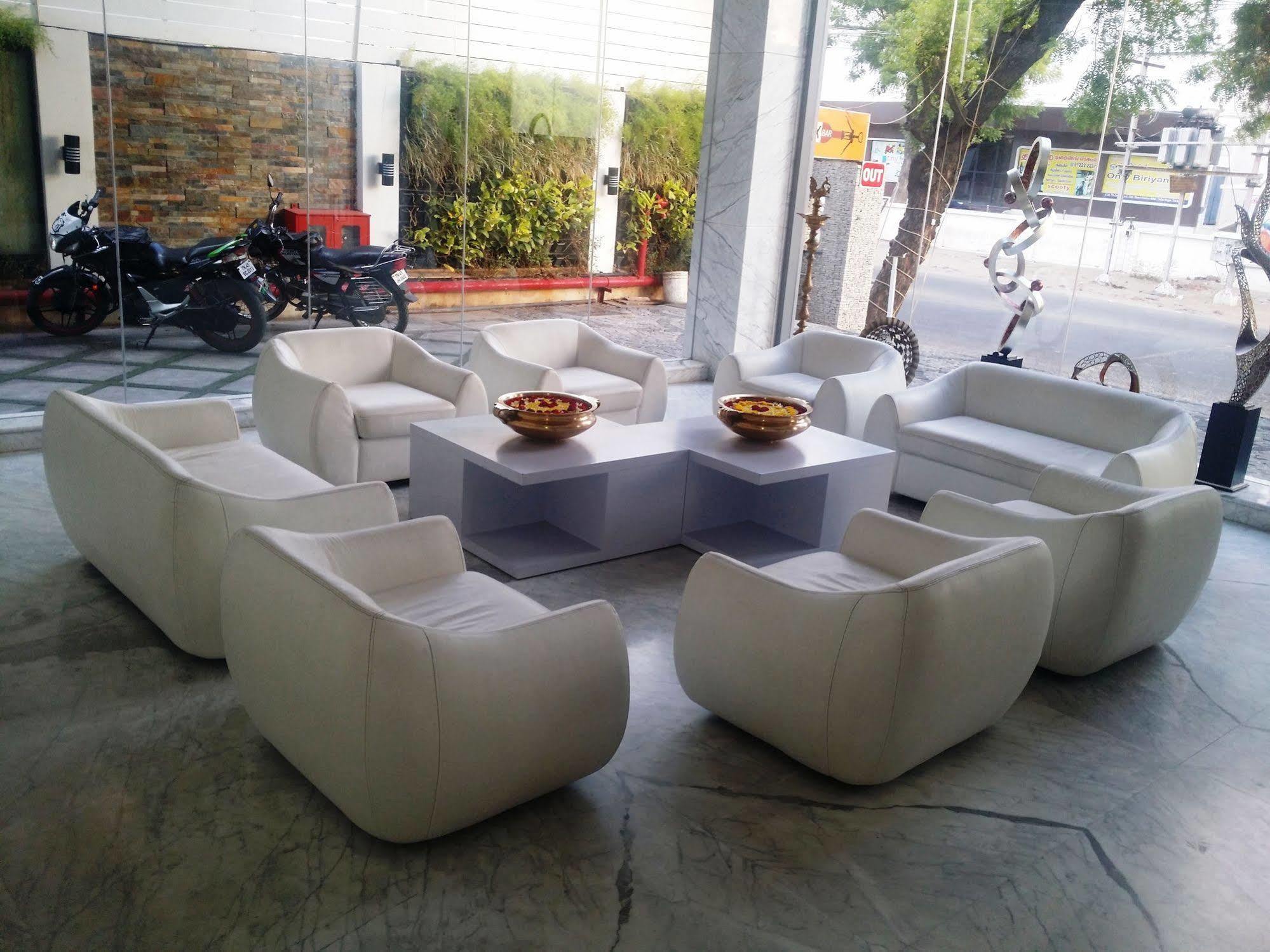 Hotel Oxina Lygon Tiruchirappalli Exterior photo